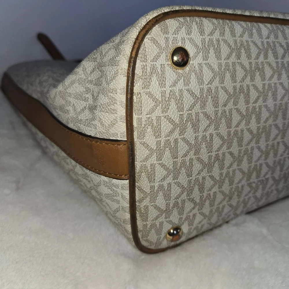 Michael Kors Jet Set Tote Bag Medium White and Brown